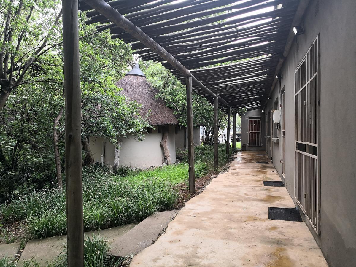 Touch Of Africa Lodge Lanseria Exterior foto